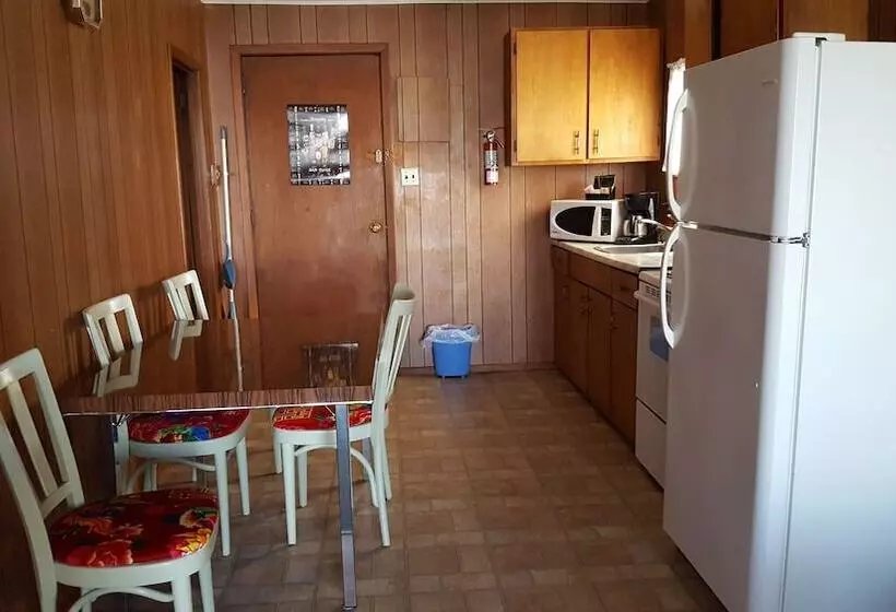 Glenwood Motel And Cottages