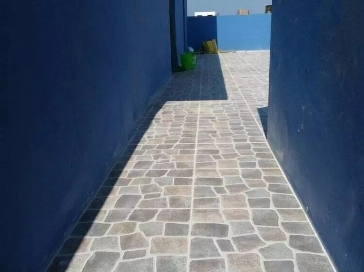 Hostal California Mollendo   Hostel