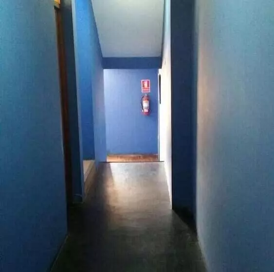 Hostal California Mollendo   Hostel