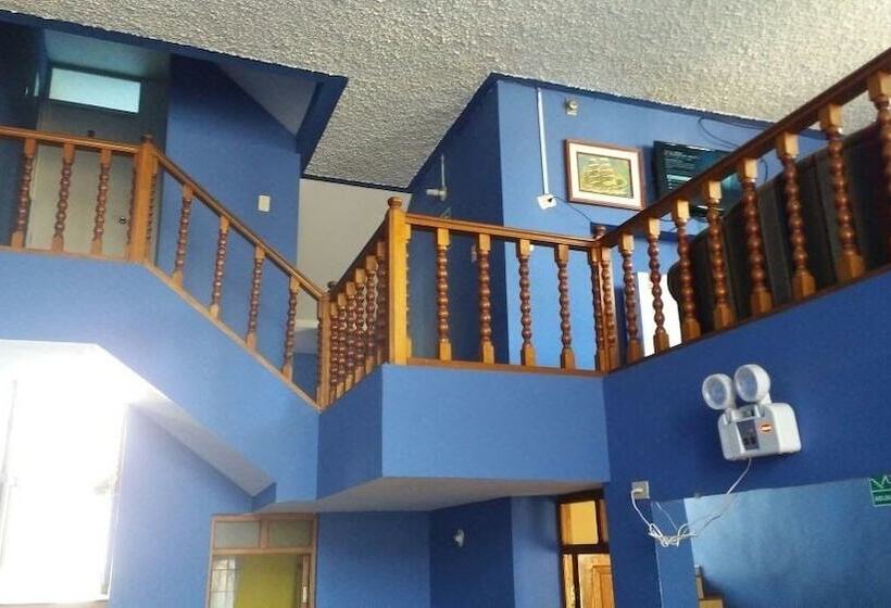 Hostal California Mollendo   Hostel