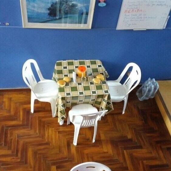 Hostal California Mollendo   Hostel