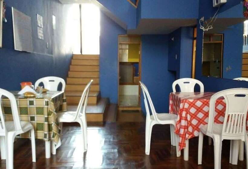 Hostal California Mollendo   Hostel