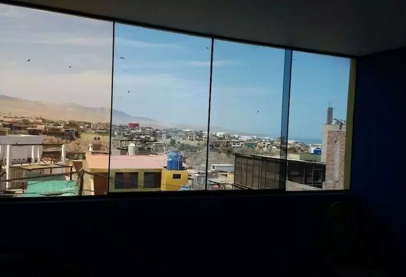 Hostal California Mollendo   Hostel
