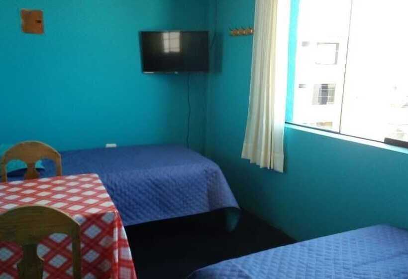 Hostal California Mollendo   Hostel