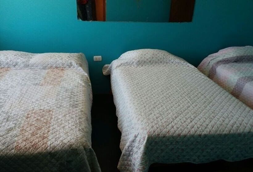 Hostal California Mollendo   Hostel