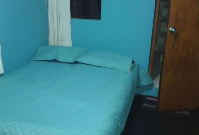 Hostal California Mollendo   Hostel