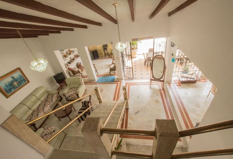 Hostal Casa Cristales