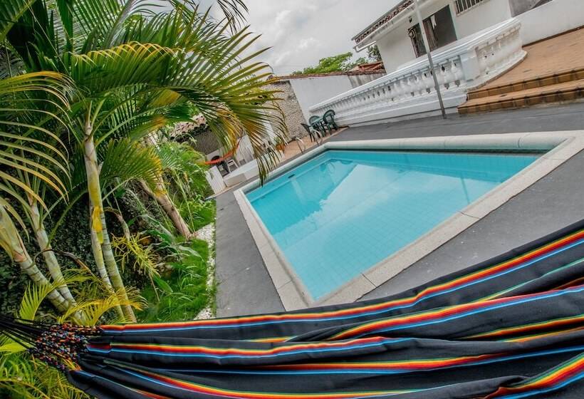 Hostal Casa Cristales