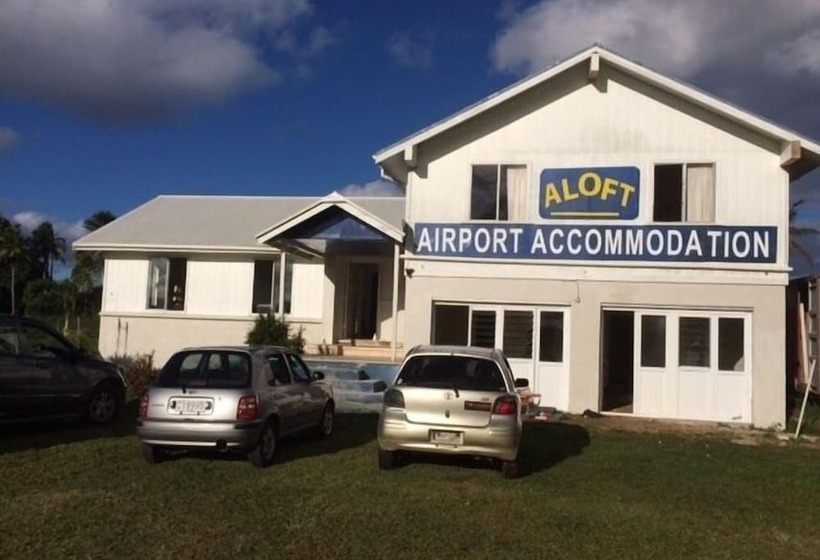 בית מלון כפרי Aloft Airport Accommodation