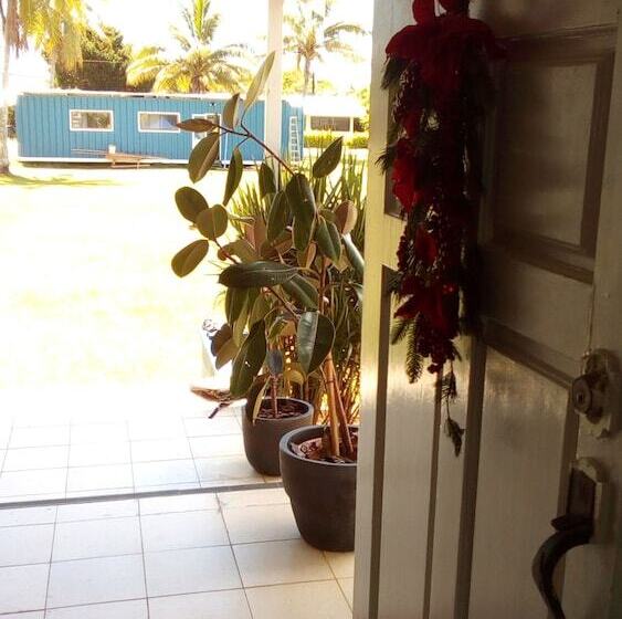 בית מלון כפרי Aloft Airport Accommodation