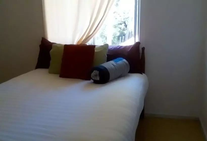 هتل Aloft Airport Accommodation