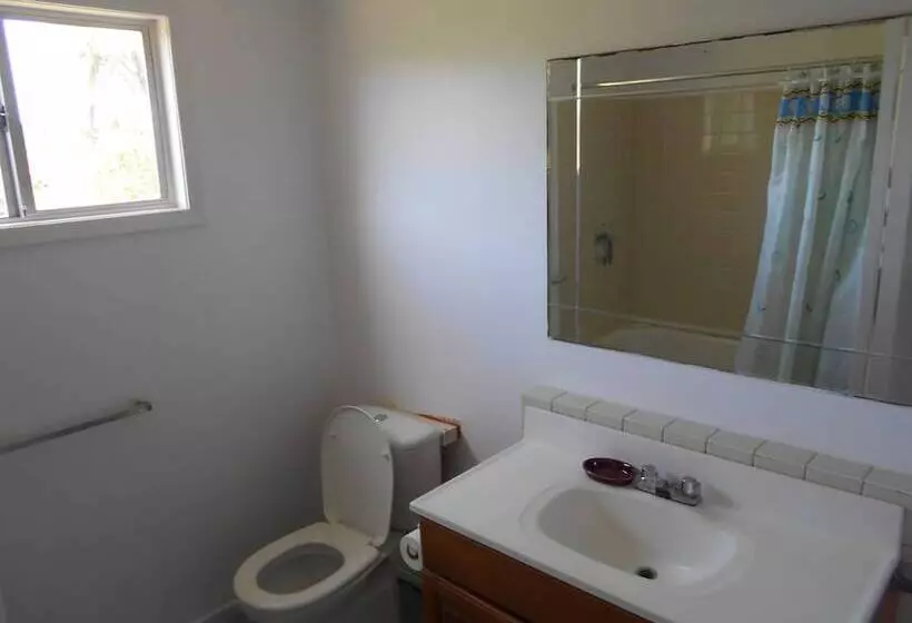 هتل Aloft Airport Accommodation