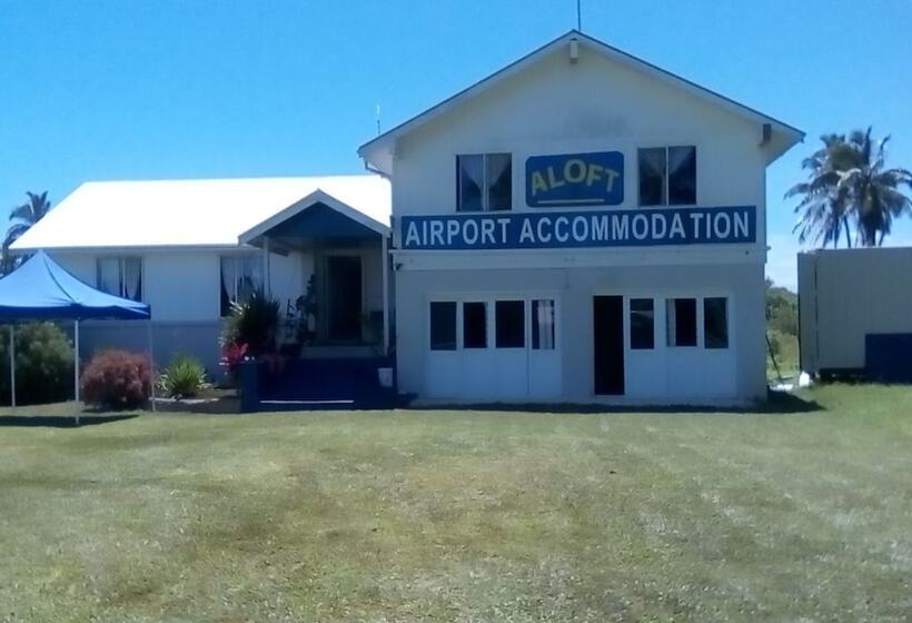 בית מלון כפרי Aloft Airport Accommodation