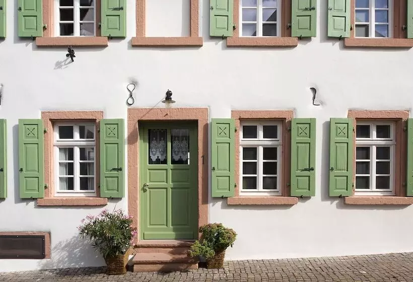 ホテル Burggarten Appartements Neuleiningen