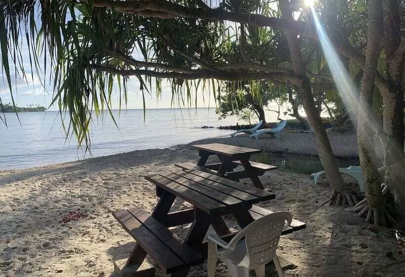 هتل Fare Oviri Lodge