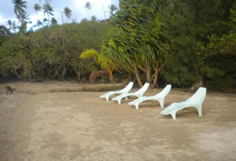 هتل Fare Oviri Lodge