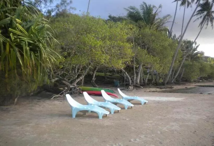 هتل Fare Oviri Lodge