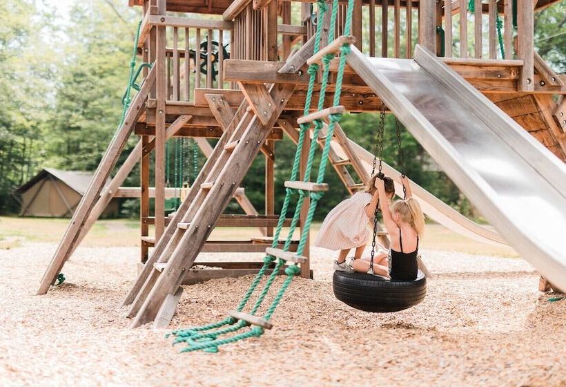 Отель Huttopia White Mountains