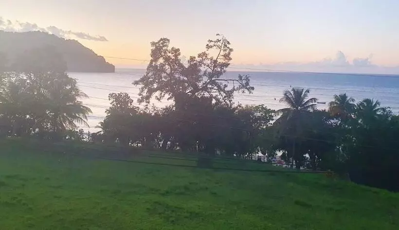 هتل Las Cuevas Beach Lodge