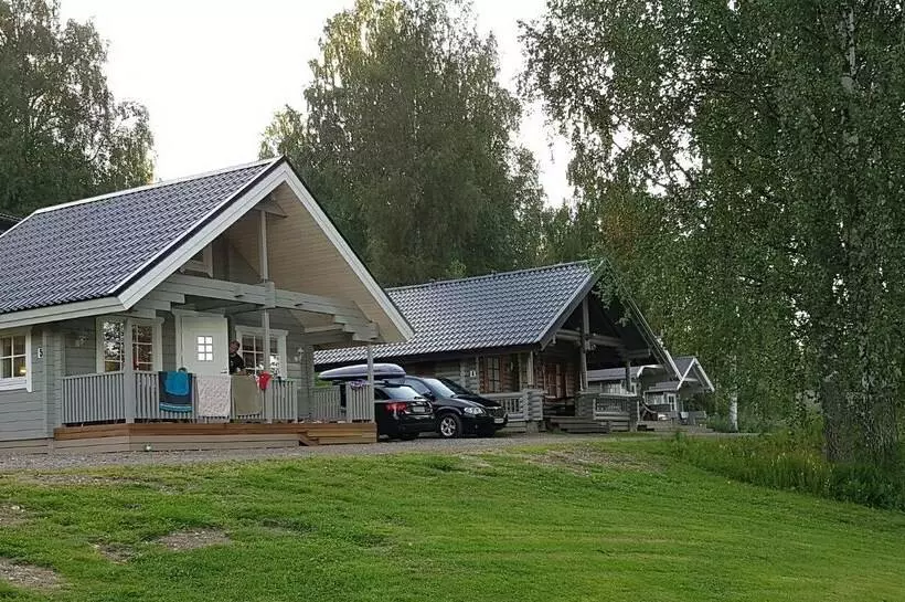 Hotelli Mansikkaharju Holiday Camp