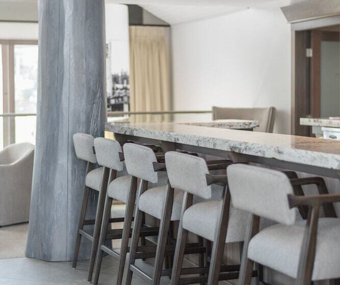 בית מלון כפרי Ocean House At Tlaga Gawtlaas