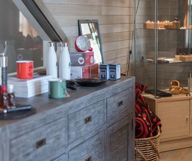 בית מלון כפרי Ocean House At Tlaga Gawtlaas