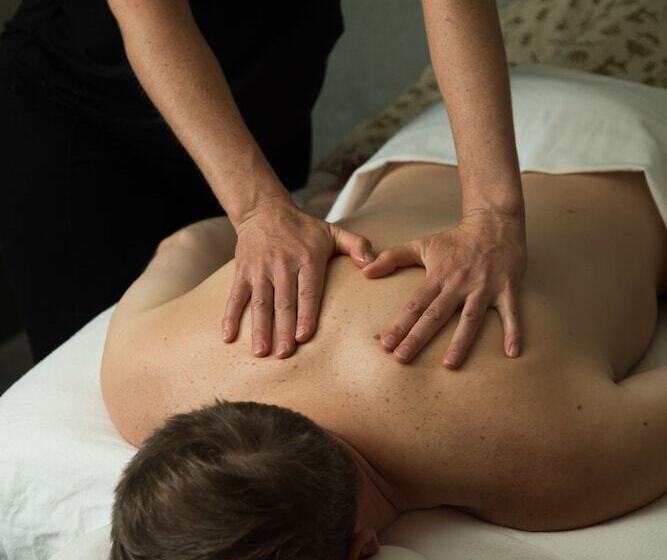 בית מלון כפרי Ocean House At Tlaga Gawtlaas