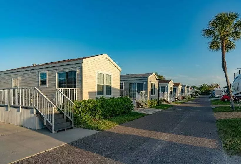 Hotelli Rainbow Village Of Largo