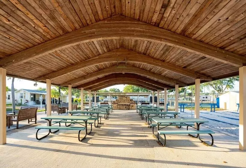 Hotelli Rainbow Village Of Largo