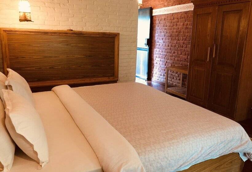 هتل Sarang Wildlife Sanctuary