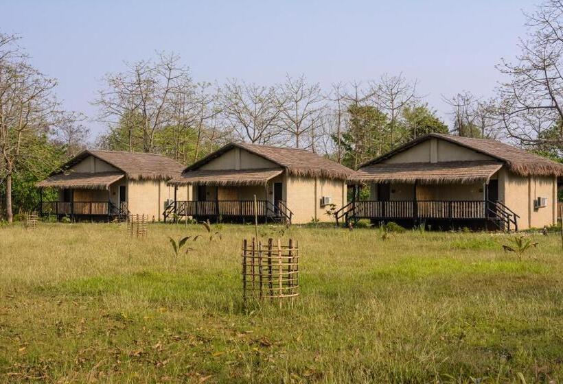 هتل Sarang Wildlife Sanctuary