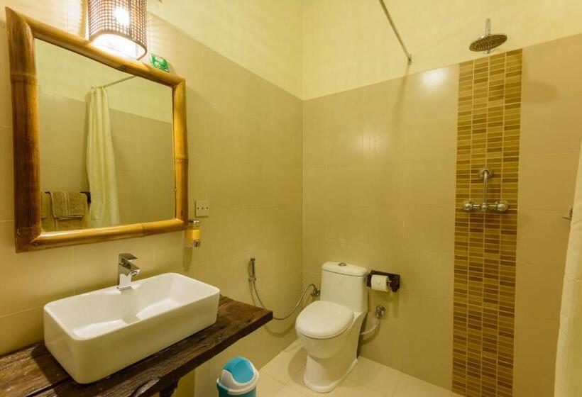 هتل Sarang Wildlife Sanctuary