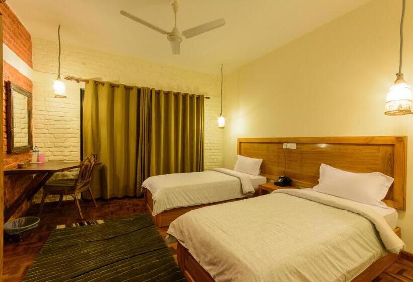 هتل Sarang Wildlife Sanctuary