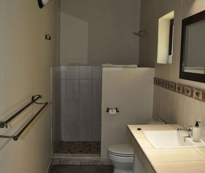 בית מלון כפרי Shametu River Lodge