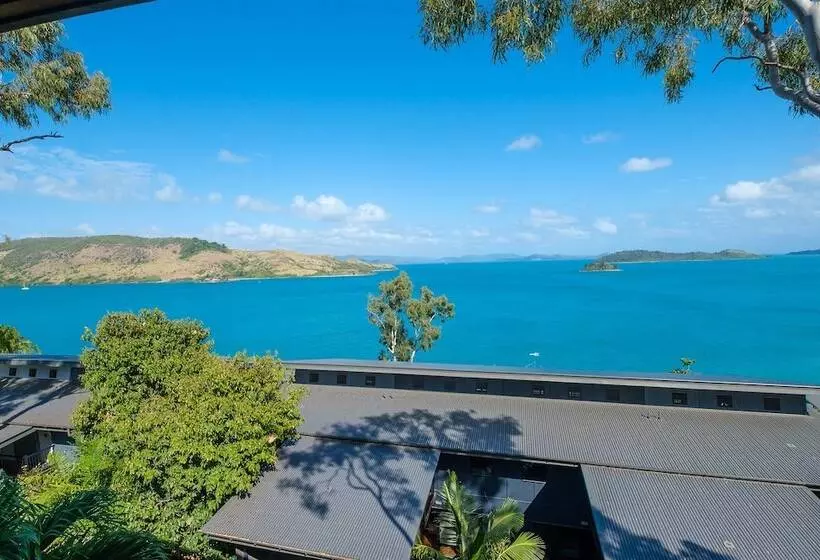 Hotelli Shoreline Apartments
