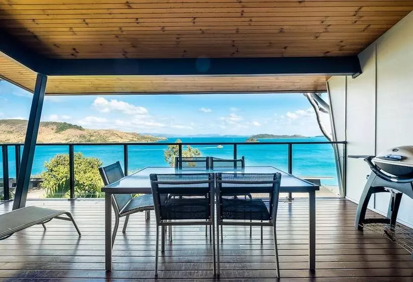 Hotelli Shoreline Apartments