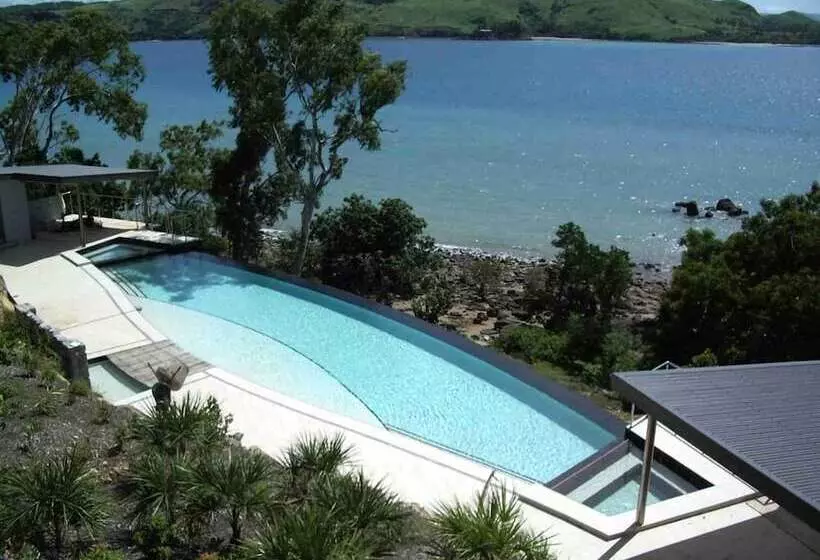 Hotelli Shoreline Apartments