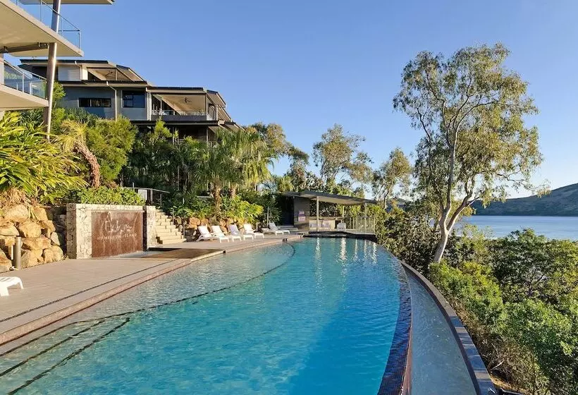 Hotelli Shoreline Apartments