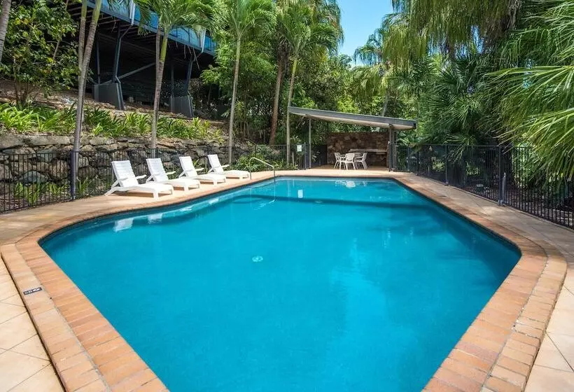 Hotelli Shoreline Apartments