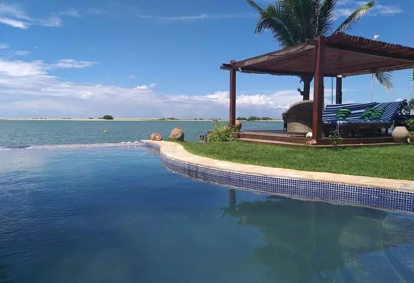 Hotelli The Royal Windvillage, Waterfront Holiday Homes, Garden & Spa