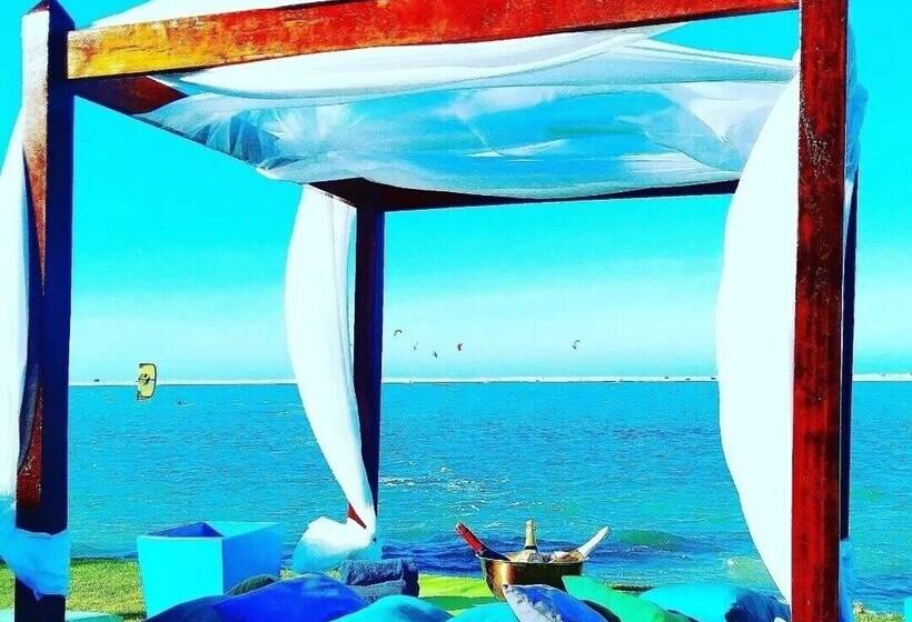 ホテル The Royal Windvillage, Waterfront Holiday Homes, Garden & Spa