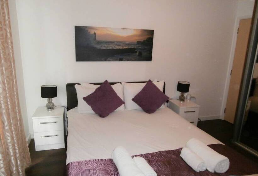 Hotel Woking New Central