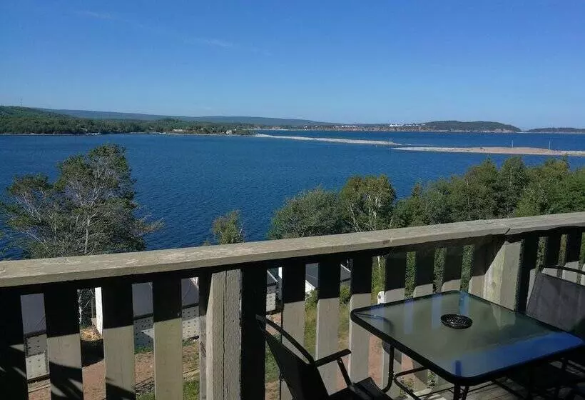 モーテル Knotty Pine Cottages