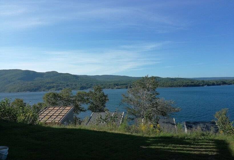 מוטל Knotty Pine Cottages