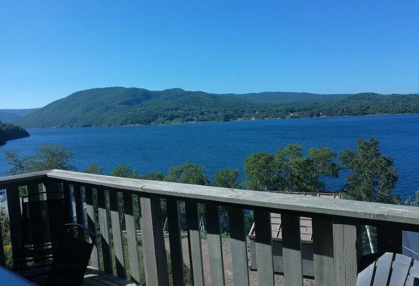 מוטל Knotty Pine Cottages