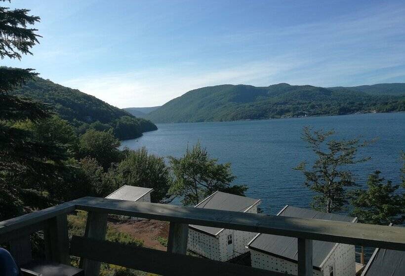 מוטל Knotty Pine Cottages