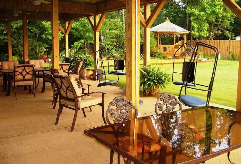 Пансион Cart Barn Inn