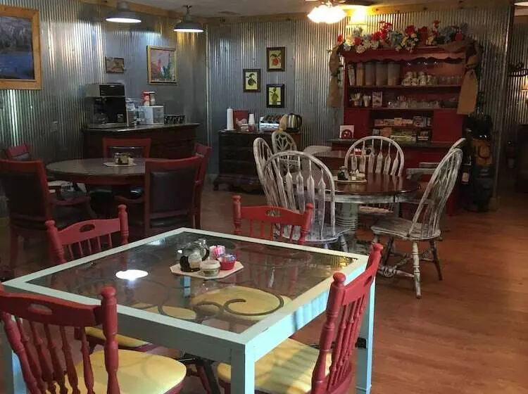 Majatalo Cart Barn Inn