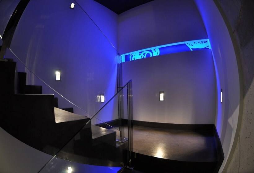 住所  De Encanto A De Loló