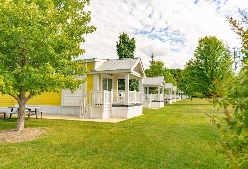 منتجع Sun Outdoors Petoskey Bay Harbor